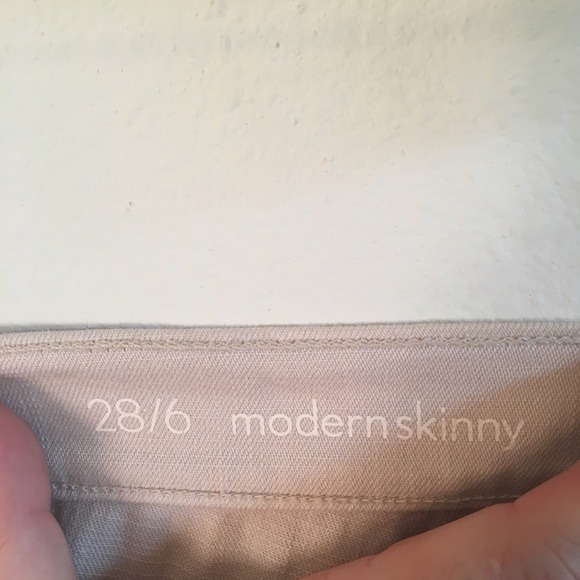 Modern skinny LOFT khaki jeans *perfect condition* - Picture 4 of 4